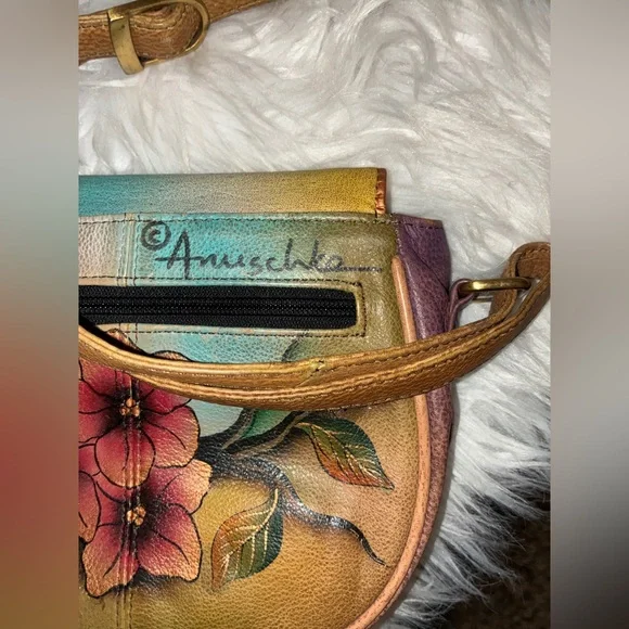 Anuschka hand-painted leather bag featuring a birds and floral design - Picture 7 of 12